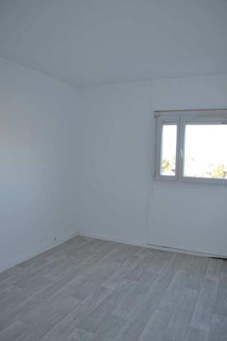 APPARTEMENT T3 PROCHE COMMERCES