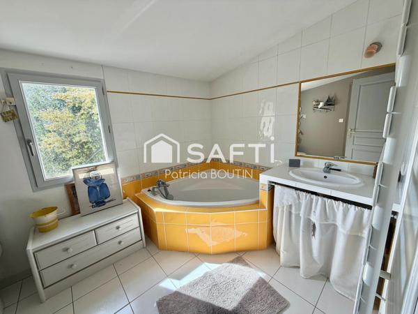 PAVILLON 3 CHAMBRES + JARDIN ET PORCHE A NIORT