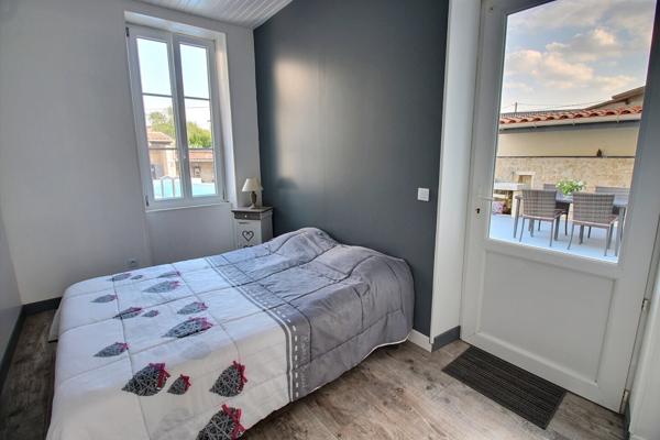 Maison de charme avec piscine – Saint-Jean-d’Angély centre