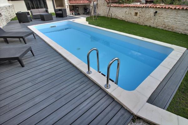 Maison de charme avec piscine – Saint-Jean-d’Angély centre