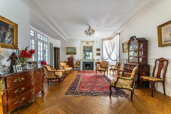 Elegant appartement Hausmanien