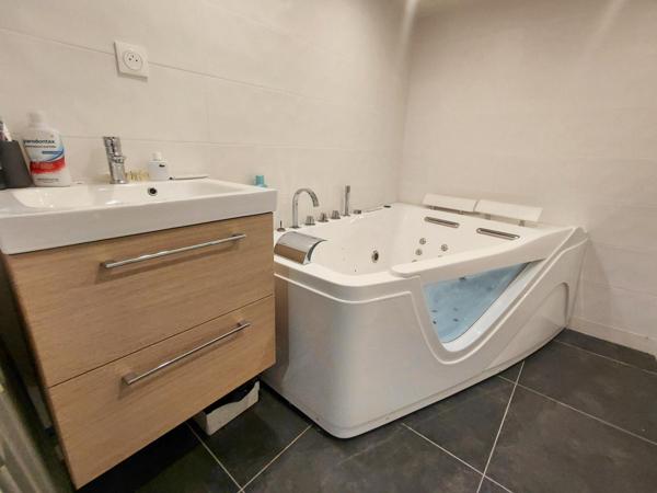 Maison à MONTBIZOT, 72380 - 7 pièces 155m²