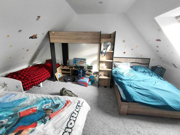 Maison à MONTBIZOT, 72380 - 7 pièces 155m²