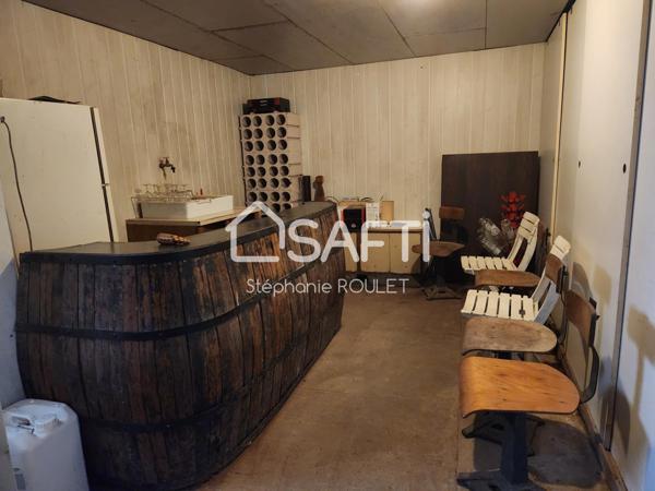 Maison sur sous-sol dans le bourg de BOURNEZEAU