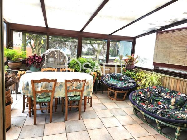 Maison sur sous-sol dans le bourg de BOURNEZEAU