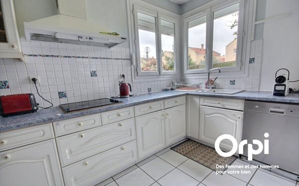 Maison à vendre    5 pièces • 88,17 m2 Voisins-le-Bretonneux