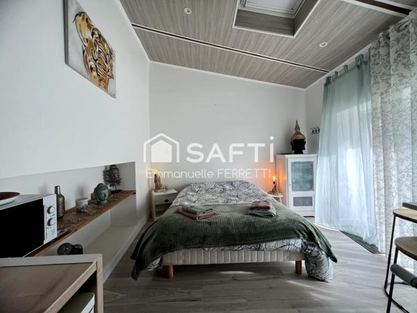 AU COEUR DE VILLAGE, MAISON EN PIERRE  ET SA DEPENDANCE AMENAGEE : pas de travaux à prévoir