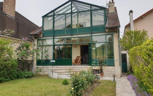 Maison à vendre    6 pièces • 138,64 m2 Joinville-le-Pont