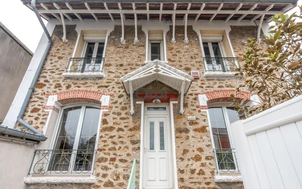 Maison à vendre    6 pièces • 138,64 m2 Joinville-le-Pont