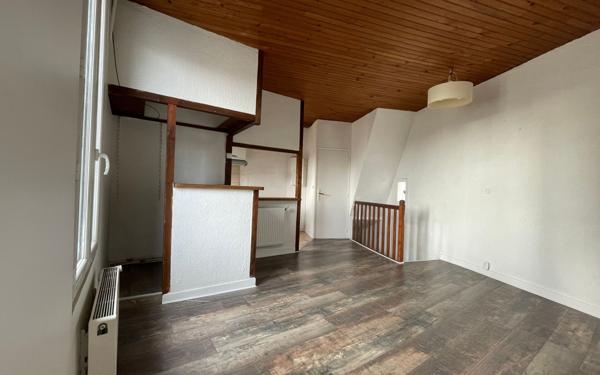 Immeuble à vendre    4 pièces • 68,50 m2 Montreuil