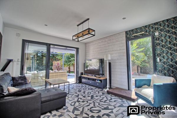Maison Loire Authion contemporaine 8 pièces 220 m2 piscine