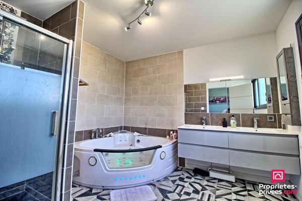 Maison Loire Authion contemporaine 8 pièces 220 m2 piscine