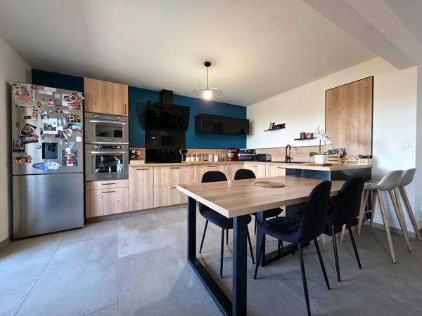 Appartement 4 pièce(s) 96 m² - Résidence recherchée, ascenseur, cave, parking