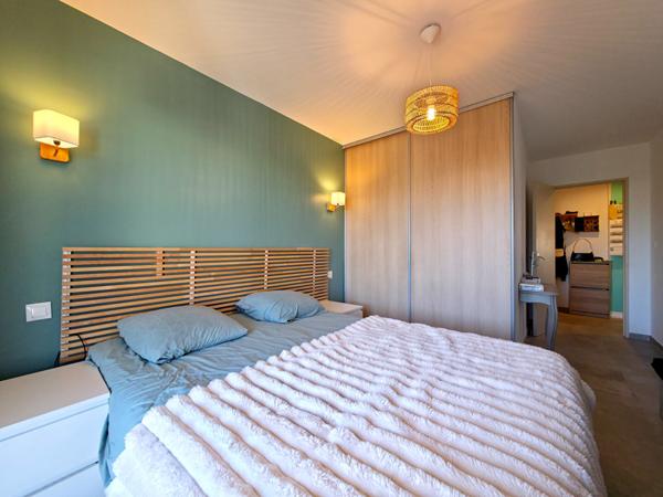 Appartement 4 pièce(s) 96 m² - Résidence recherchée, ascenseur, cave, parking