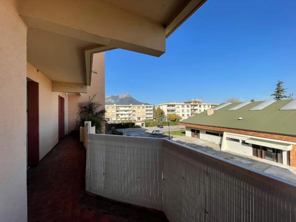 Appartement 4 pièce(s) 96 m² - Résidence recherchée, ascenseur, cave, parking