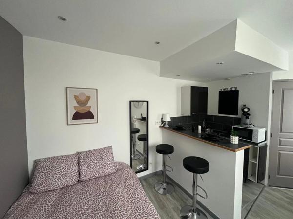 Location                                                      Appartement
                        
                     1 pièces                      16 m2                     à Saint-Quentin