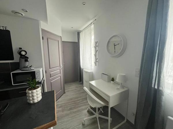 Location                                                      Appartement
                        
                     1 pièces                      16 m2                     à Saint-Quentin