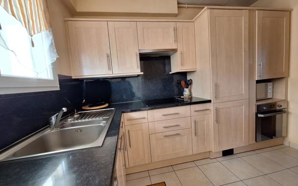 Appartement à vendre    3 pièces • 81 m2 Royan