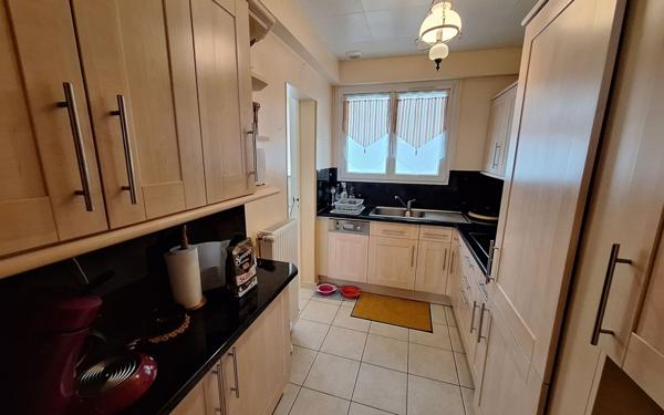 Appartement à vendre    3 pièces • 81 m2 Royan