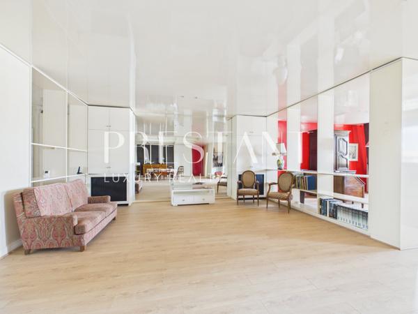 Appartement à rafraichir face au Jardin Public, au cœur de l’une des adresses les plus prestigieuses de Bordeaux., BORDEAUX