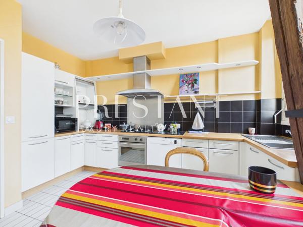 Appartement à rafraichir face au Jardin Public, au cœur de l’une des adresses les plus prestigieuses de Bordeaux., BORDEAUX