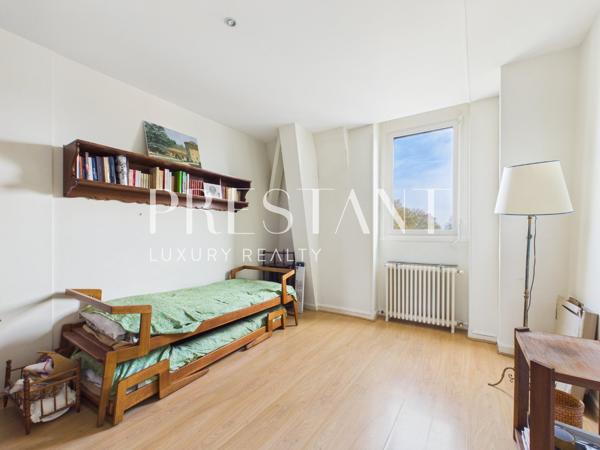 Appartement à rafraichir face au Jardin Public, au cœur de l’une des adresses les plus prestigieuses de Bordeaux., BORDEAUX