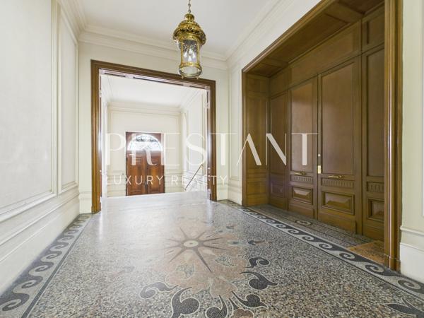 Appartement à rafraichir face au Jardin Public, au cœur de l’une des adresses les plus prestigieuses de Bordeaux., BORDEAUX