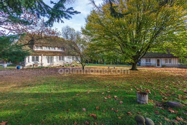 AUX PORTES DE HONFLEUR – ENSEMBLE IMMOBILIER AVEC 2 MAISONS NORMANDES ET DÉPENDANCES - TERRAIN 7 300 m²