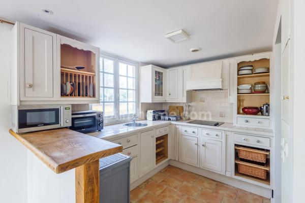 AUX PORTES DE HONFLEUR – ENSEMBLE IMMOBILIER AVEC 2 MAISONS NORMANDES ET DÉPENDANCES - TERRAIN 7 300 m²