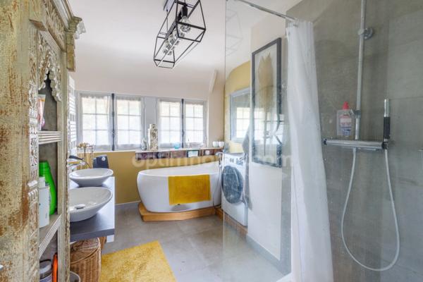 AUX PORTES DE HONFLEUR – ENSEMBLE IMMOBILIER AVEC 2 MAISONS NORMANDES ET DÉPENDANCES - TERRAIN 7 300 m²