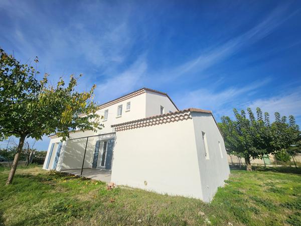EXCLUSIVITE A MORIÈRES-LÈS-AVIGNON - Maison 5 pièces à louer avec garage, jardin de 700 m², climatisation -DPE B