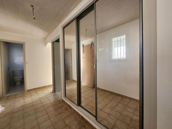 EXCLUSIVITE A MORIÈRES-LÈS-AVIGNON - Maison 5 pièces à louer avec garage, jardin de 700 m², climatisation -DPE B