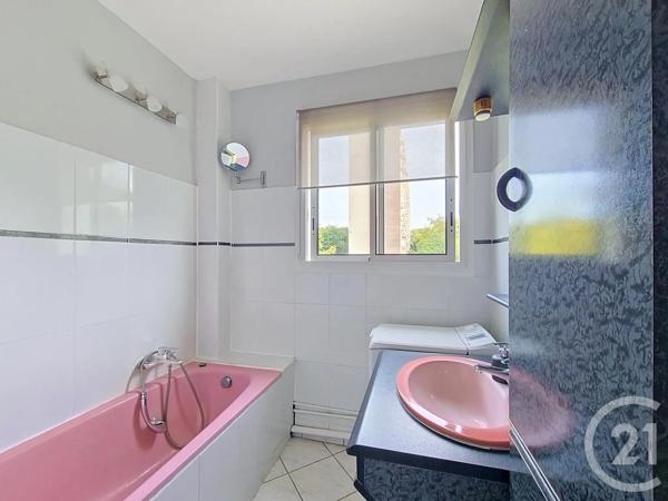 Appartement F4 à vendre  4 pièces - 62,14 m 2   FRESNES  - 94