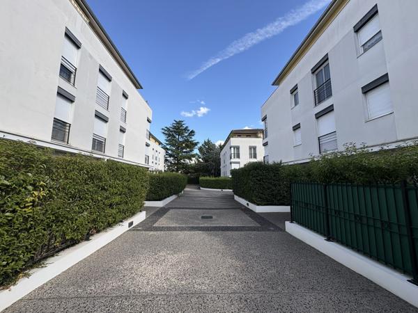 Grand T2 dans résidence de standing