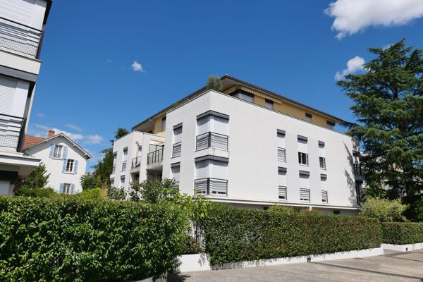 Grand T2 dans résidence de standing
