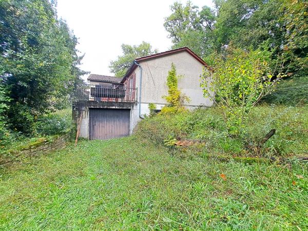 Maison plain-pied de 108m2 à Sireuil à rénover