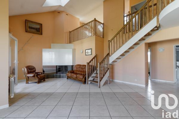 Duplex 6 pièces de 133 m² à Villeurbanne (69100)