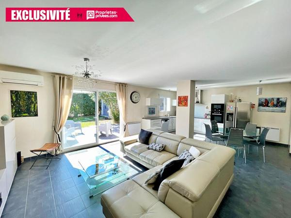 Maison Bassens 5 pièce(s) 3 chambres et bureau115 m2 jardin