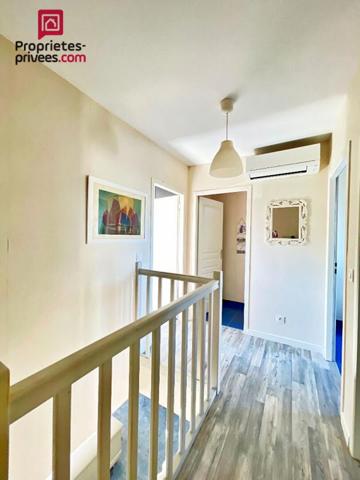 Maison Bassens 5 pièce(s) 3 chambres et bureau115 m2 jardin