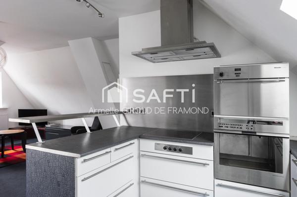 Situé à Pfastatt, appartement de 89 m2 habitable et 115 m2 au sol, 4 pièces,3 chambres avec très agréable terrasse de 18 m2 sans vis-à-vis, place de parking et dépendance aménageable.