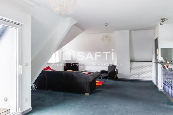 Situé à Pfastatt, appartement de 89 m2 habitable et 115 m2 au sol, 4 pièces,3 chambres avec très agréable terrasse de 18 m2 sans vis-à-vis, place de parking et dépendance aménageable.