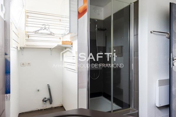 Situé à Pfastatt, appartement de 89 m2 habitable et 115 m2 au sol, 4 pièces,3 chambres avec très agréable terrasse de 18 m2 sans vis-à-vis, place de parking et dépendance aménageable.