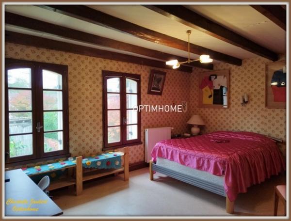 Maison à vendre 6 pièces Proche de SAINT AULAYE PUYMANGOU (24)