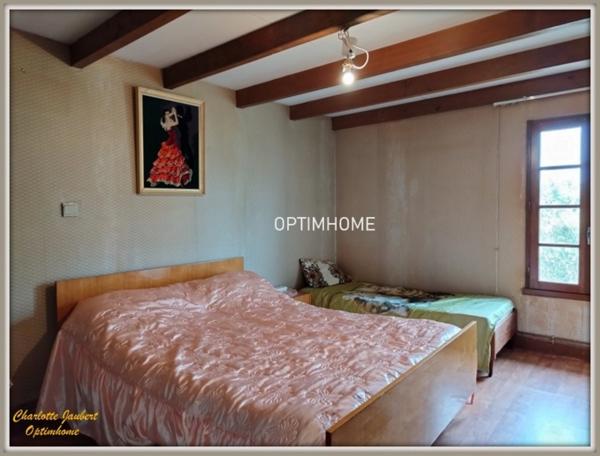 Maison à vendre 6 pièces Proche de SAINT AULAYE PUYMANGOU (24)