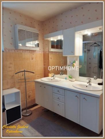 Maison à vendre 6 pièces Proche de SAINT AULAYE PUYMANGOU (24)