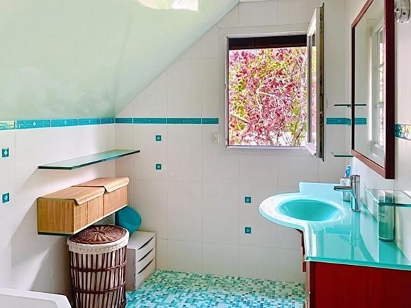 Maison  familiale de  5 chambres, beaux espaces de  réception sur jardin paysagé