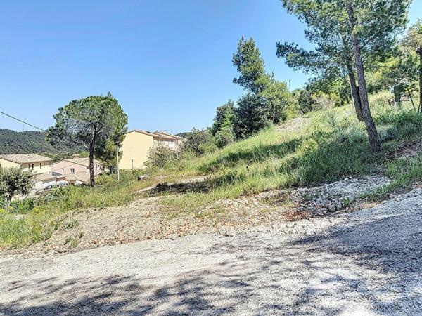 Terrain à bâtir de 764 m² à Vidauban (83550)