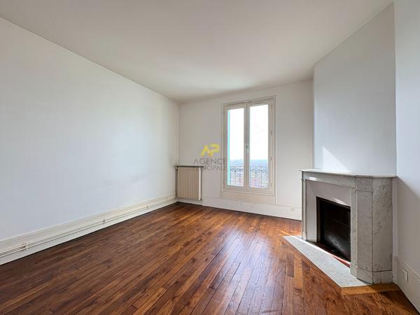 F3 - QUARTIER HISTORIQUE 199 000 € **  - Référence  2041