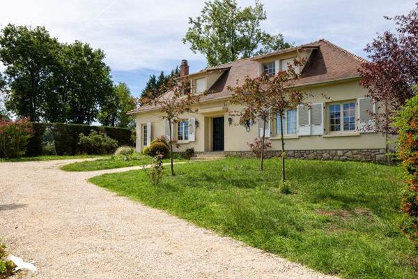 Maison 262 400 € Varetz 4 p 230 m² DPE F