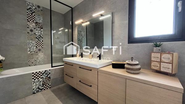 Villa récente - vue dégagée - terrain piscinable - garage et stationnements